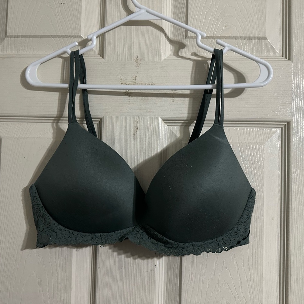 Elegant Emerald Green Trim Bra